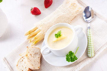 Delicious white asparagus cream soup