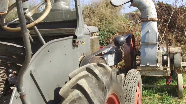Traktor in Betrieb