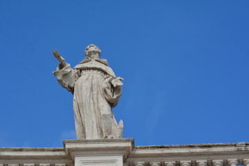Fototapeta na wymiar statue of saint peter in vatican