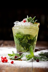 mojito cocktail with ice