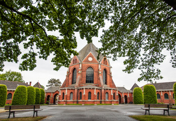 Fototapeta premium brick building at 