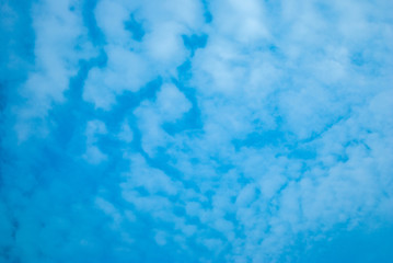 The sky and clouds in the daytime are beautiful