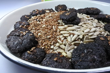 chocolate in the bowl , food, healthy, dark chocolate , dessert , bowl, vegetarian, cookies 