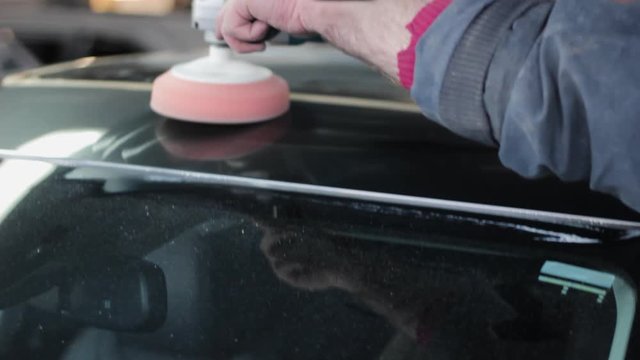 Car polishing tool leaving trace on a car roof