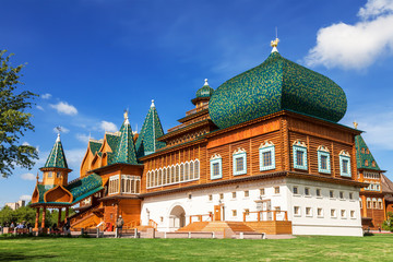 Obraz premium The ancient wooden palace of tsar Alexei Mikhailovich. Museum-reserve Kolomenskoye. Moscow. Russia