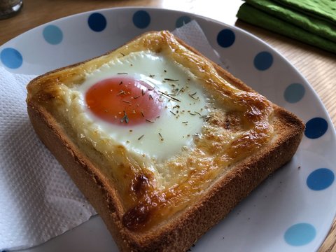 toast with egg