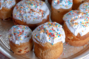 Easter cakes of different sizes for Easter