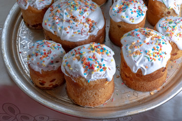 Easter cakes of different sizes for Easter