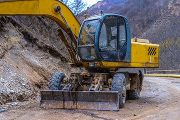 Mountain crushing and stone harvesting machine