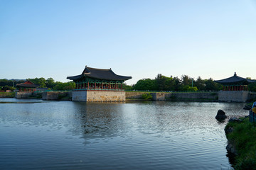 Naklejka premium Anapji Pond in Gyeongju-si, South Korea. Pond and Architecture of the Silla Period. 