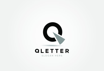 Q letter Logo Template vector illustration
