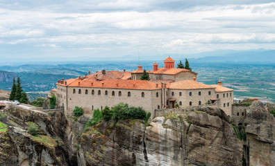 Fototapeta na wymiar Panoramic view of Meteora monastery in Greece