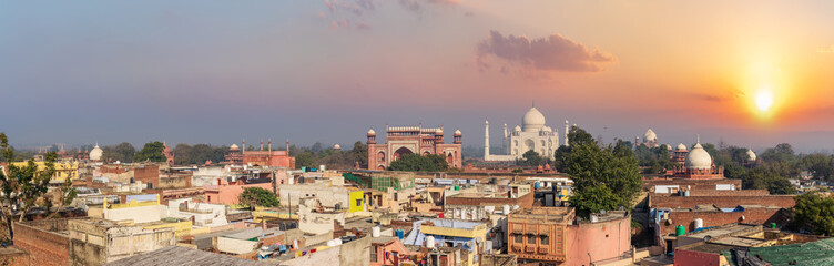 Obraz premium Agra city and Taj Mahal sunset panorama, India