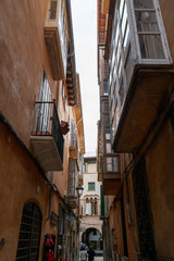 dicht beieinander stehen die Häuser in einem Spanischen Ort