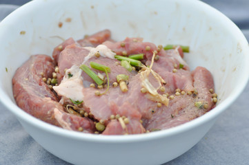 raw pork or sliced pork