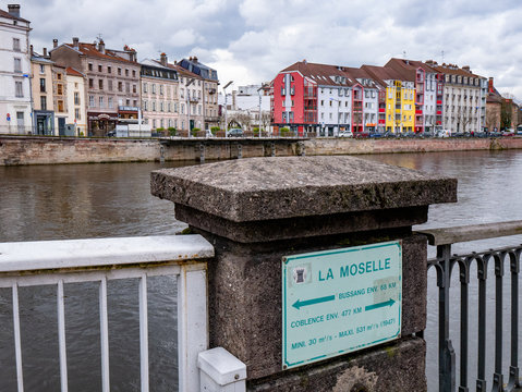 La Moselle &agrave; Epinal