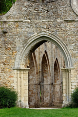 Fototapeta na wymiar Vaux de Cernay abbey i in the Chevreuse valley regional nature park