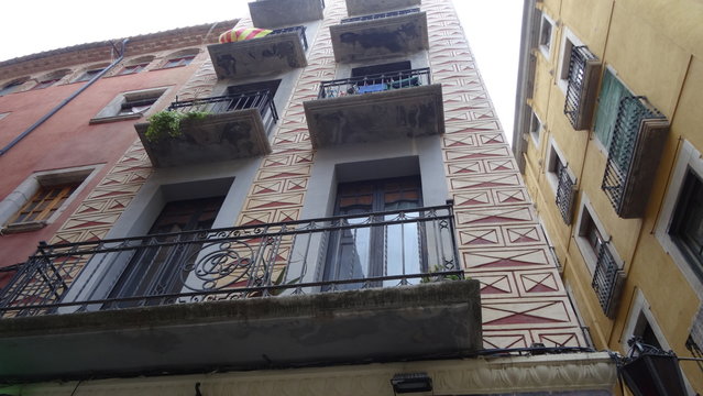 Girona is a swarm city in Catalonia with wonderful stone walls