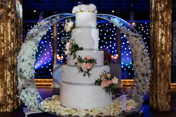 wedding cake and glass in stockholm