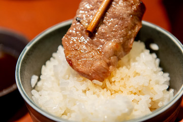 焼肉と温かいご飯