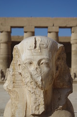 Busto de faraón egipcio 