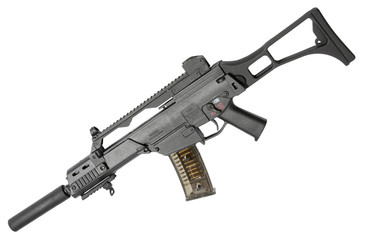 Metralhadora detalhada com carregador transparente e munição visível em miniatura. Arma de action figure em escala, em fundo branco. 