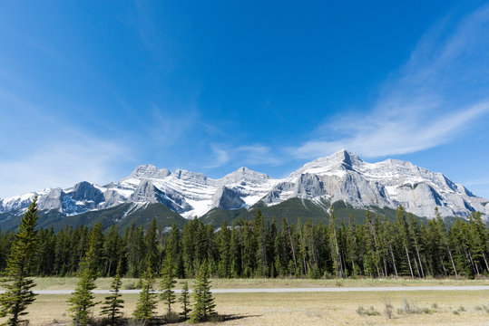 Kanada, Alberta, Banff National Park, Stra&szlig;e durch die Wildnis