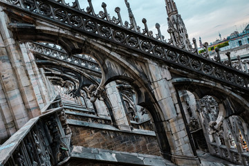 Structure and details of the roofs of the cathedral of Milan
