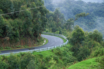 Fototapeta premium winding road in the mountains