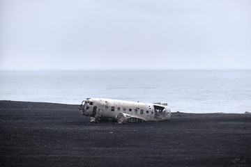 Solheimasandur Plane Wreck in Front of the Ocean