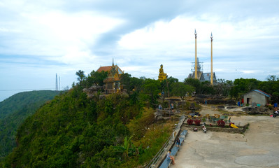 Fototapeta premium Ancient Temple on top of a mountain at Kempot Cambodia