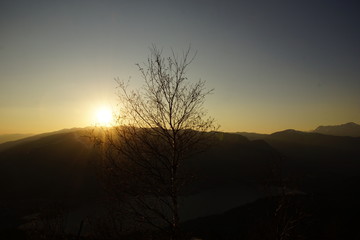 Sonnenuntergang am Berg