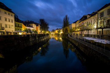 Fototapeta na wymiar waterfront at night in Ljubljana 