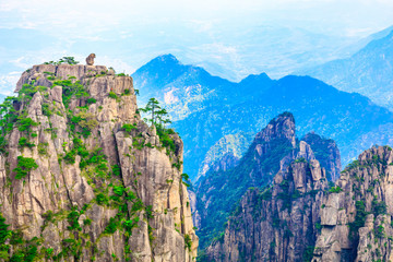 Fototapeta na wymiar Huangshan mountain natural landscape in anhui,China.