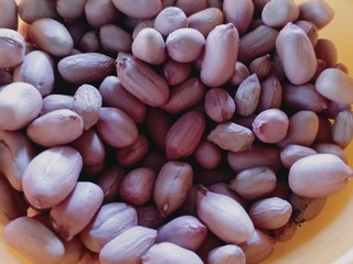 peanut seeds that have been separated from the skin