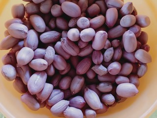 peanut seeds that have been separated from the skin