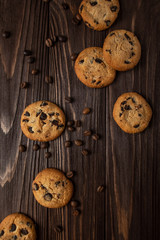 Obraz na płótnie Canvas chocolate chip cookies on wooden table
