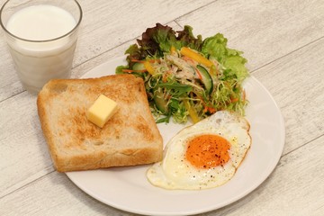 朝食