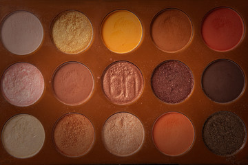 eye shadow palette with natural tones