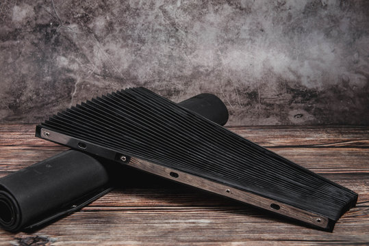 Rubber scrap sheets for the milling machine.