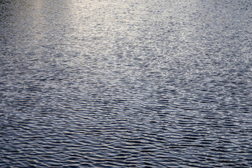 Surface ondulée d'un cours d'eau