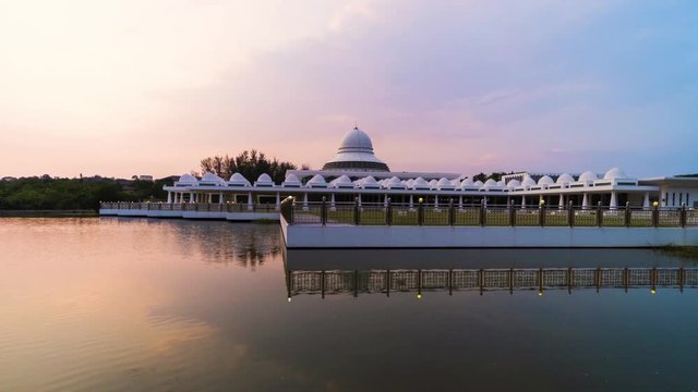 Time Lapse : Majestic Annur Mosque Of Seri Iskandar,Malaysia With Beautiful Sunset.HD