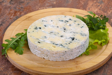 Round blue cheese