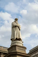 Fotobehang Oude meesters Da Vinci stone monument in Milan, Italy  © ersp