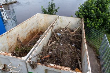 Container mit Treibgut