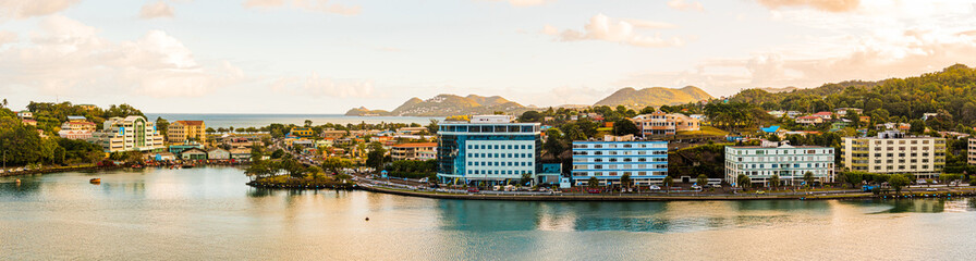 Panorama des Hafens von Castries auf St. Lucia / Karibik