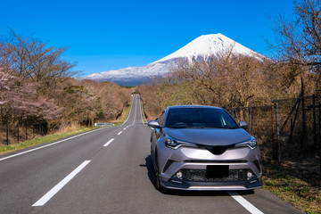 車と富士山