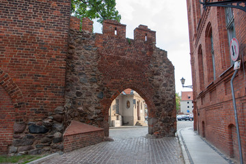 przejście w murach © Konrad