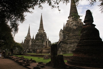 Fototapeta premium Wat Phra Sri Sanphet Temple of Ayutthaya with shadow in foreground