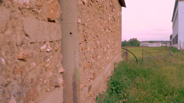 Noria rota pozo campo